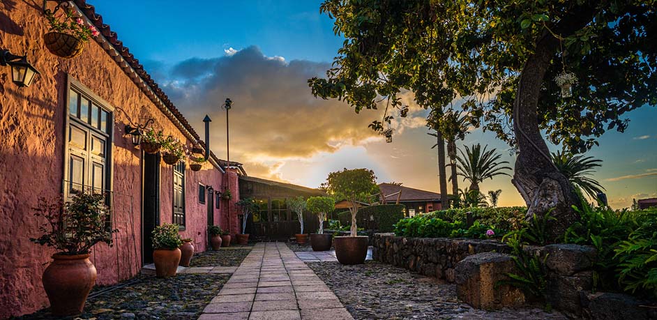 Vista de la entrada de la finca